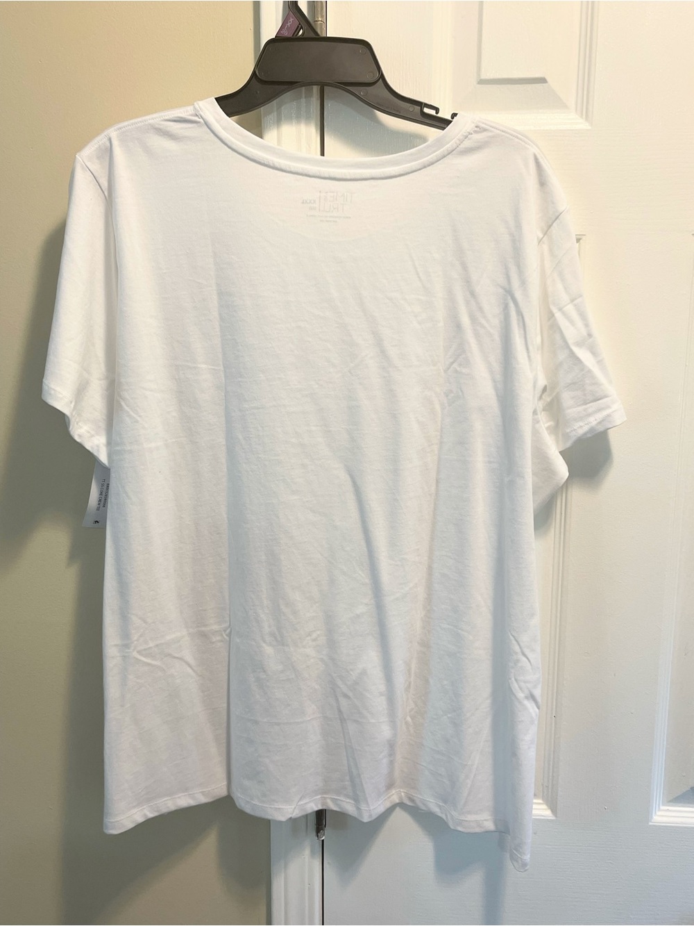 New with Tags Time and Tru White Classic Crew Neck Tee for women - Picture 2 of 3
